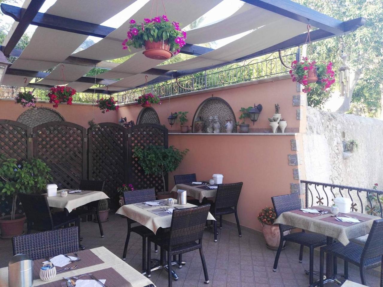 Sofia 3* Parghelia