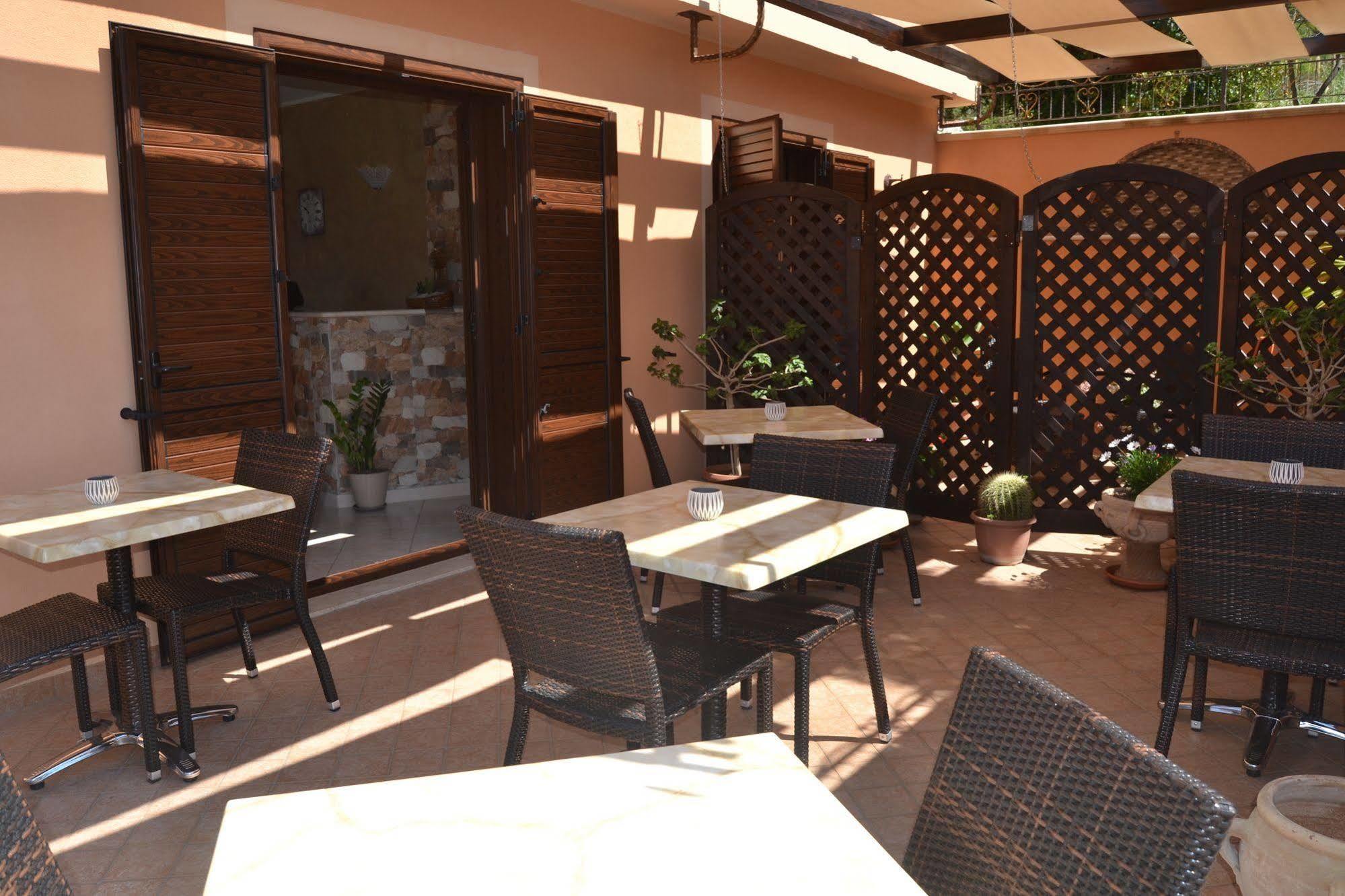 Sofia Bed & Breakfast 3*