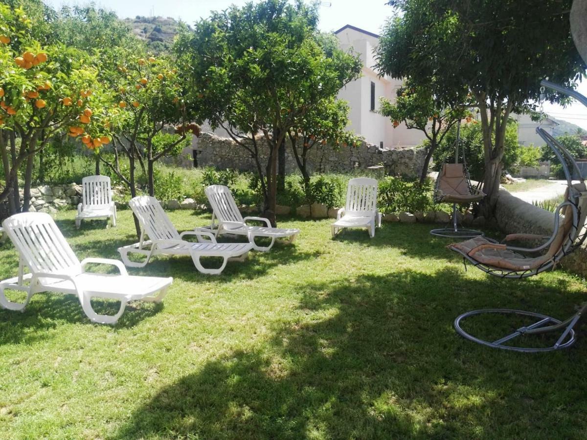 Sofia Bed & Breakfast 3*